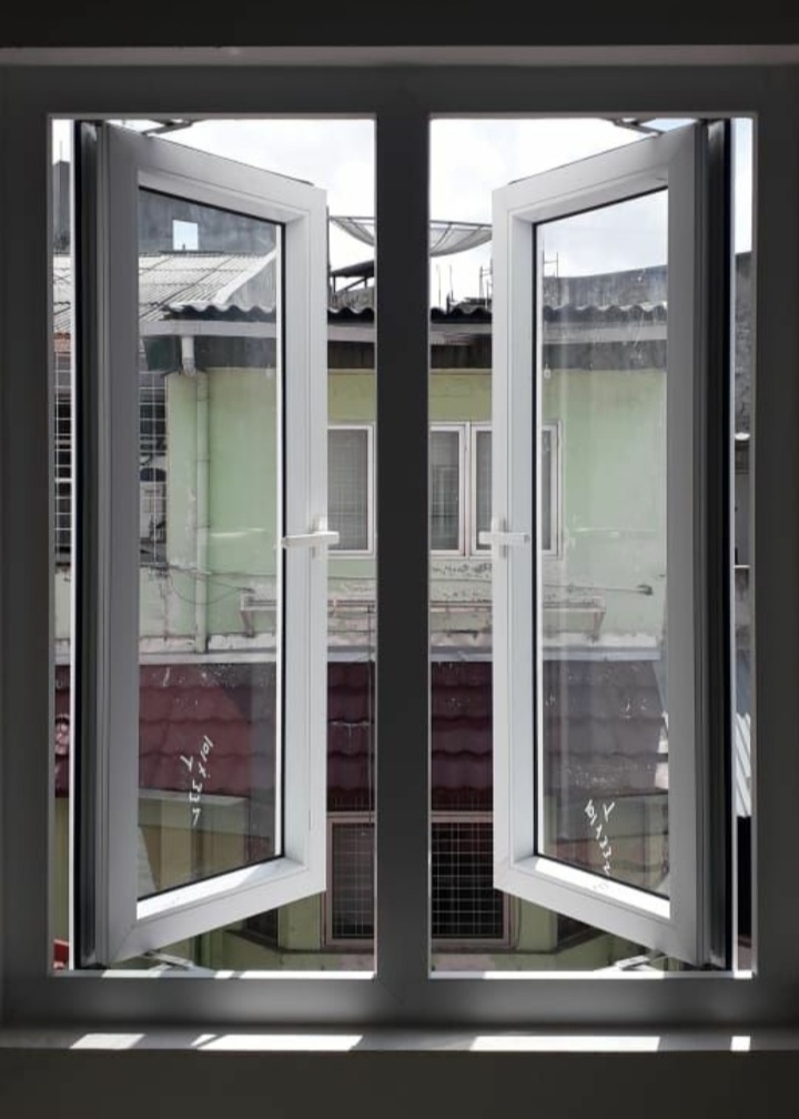 Jendela Casement UPVC